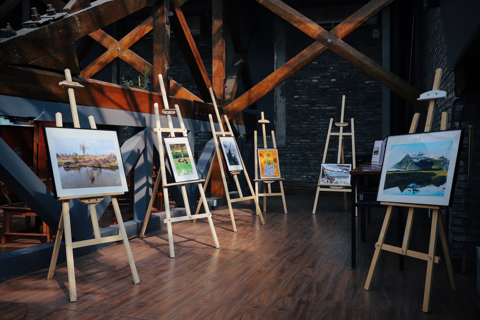 Visual-arts academic programs Degrees in visual-arts can be obtained in many different countries.